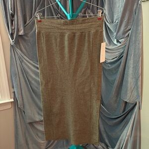 Athleta Green Luxe Midi Skirt size large
